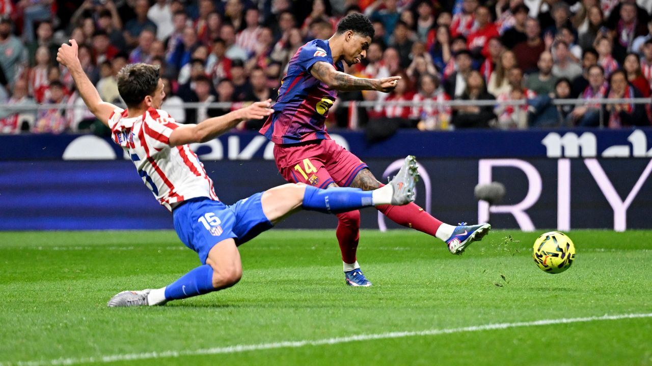 Atletico Madrid a învins Barcelona cu scorul de 2-1 în meciul de sâmbătă din etapa a 30-a a La Liga, un rezultat care poate influența pozițiile celor două formații în clasament