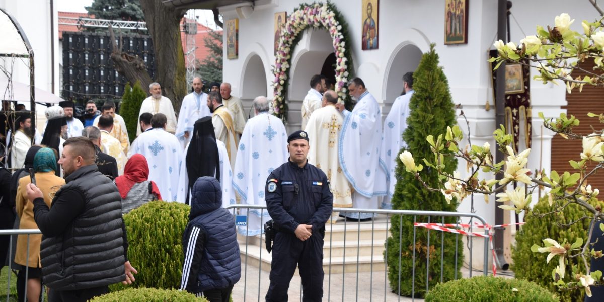 Mii de credincioși la Ghighiu, Prahova, de Izvorul Tămăduirii