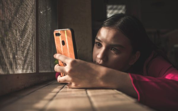 De ce „fantomele” dispar fără urmă? Explicația științifică a ghosting-ului