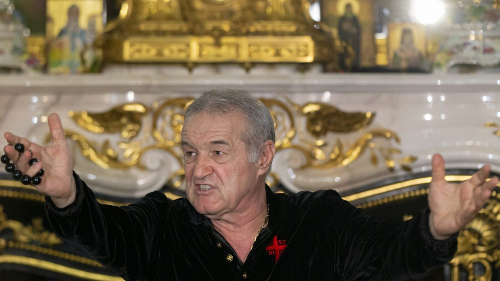 Monah alungat de la Cernica, atac la adresa lui Gigi Becali: „Vrea să-L cumpere pe Dumnezeu”