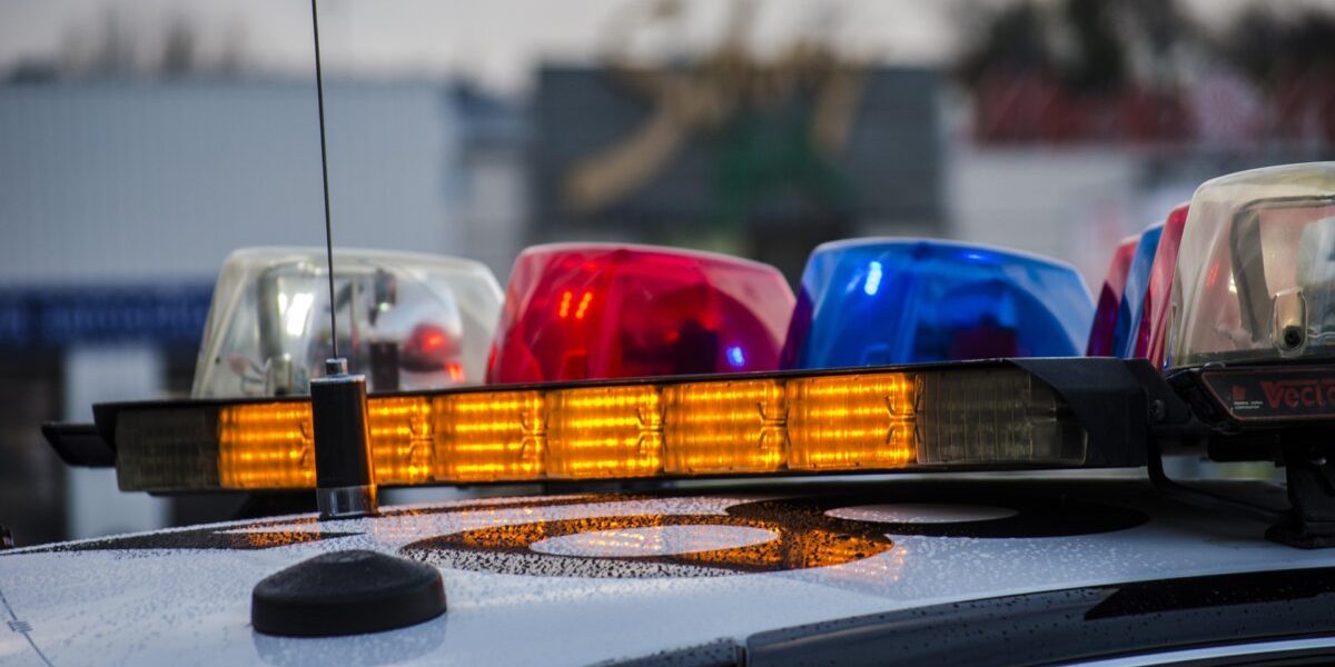 Om înarmat a deschis focul la Kiev: Ostatici ținuți pe stradă