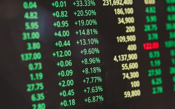 Bursa din București, pe plus după Paște: BET urcă 0,5% pe optimism extern