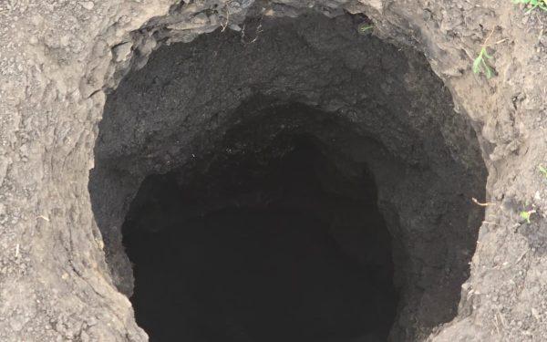 Groapă MORTALĂ de clor, de 10 metri, în NEAMȚ: anchetă de urgență