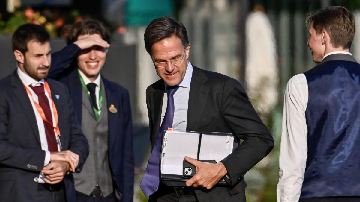 Bilderberg la Washington: Șeful NATO, cu generali și miliardari despre război