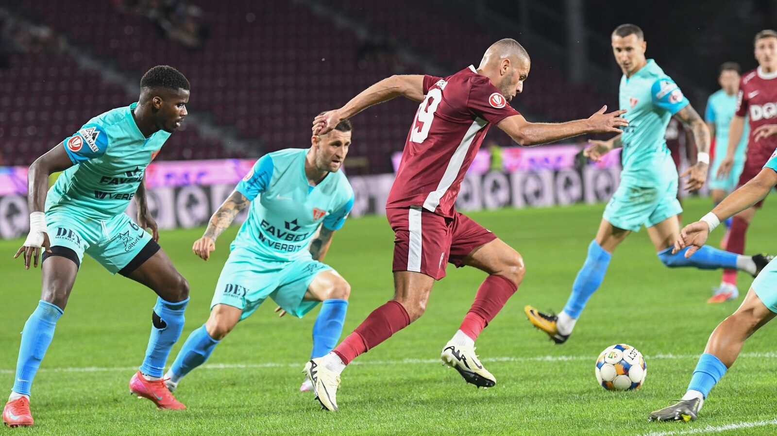 Criza financiară la CFR Cluj: Islam Slimani, tratament uluitor