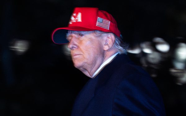 Trump, în picaj: Inflația lovește puternic americanii, benzina explodează în SUA