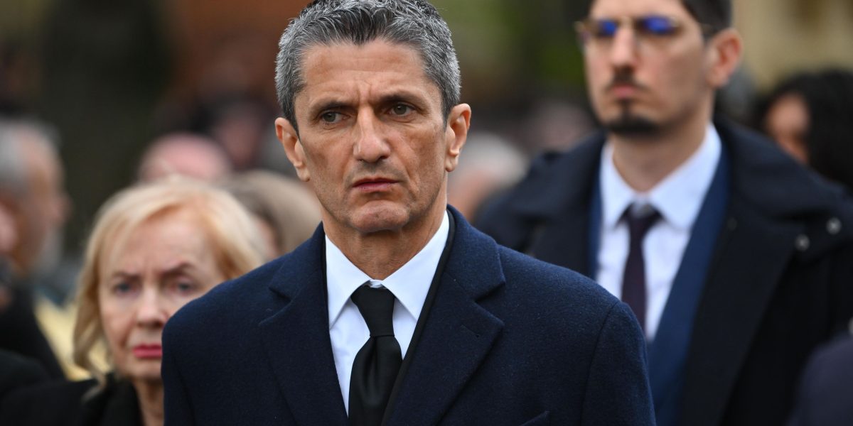 Răzvan Lucescu, sfâșiat de durere: Cuvintele cutremurătoare la înmormântarea lui Mircea Lucescu