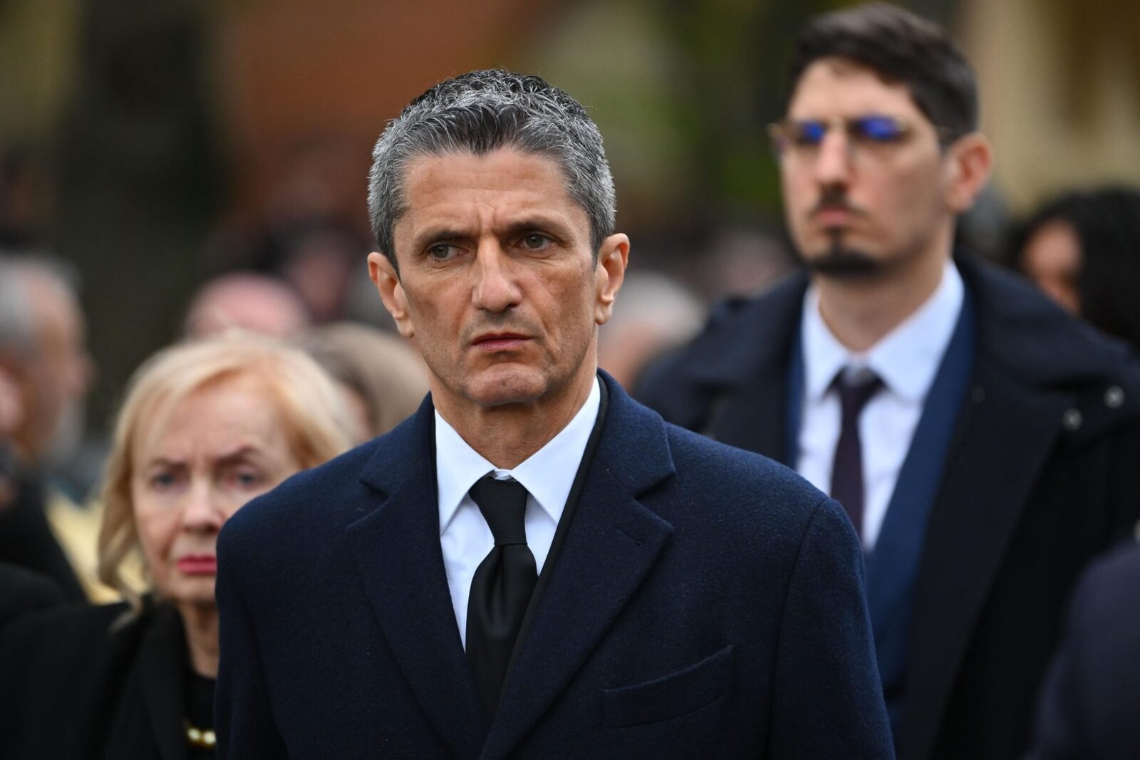 Răzvan Lucescu, sfâșiat de durere: Cuvintele cutremurătoare la înmormântarea lui Mircea Lucescu