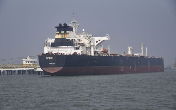 Petrolul s-a OPRIT în Ormuz: 20.000 de marinari, BLOCAȚI pe mare