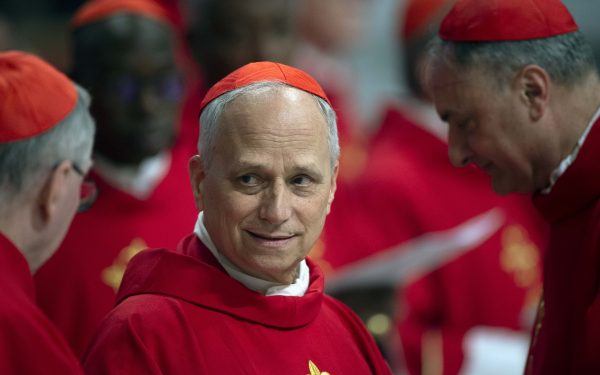 Papa Leon cere în Camerun: „Ruperea lanțurilor corupției”