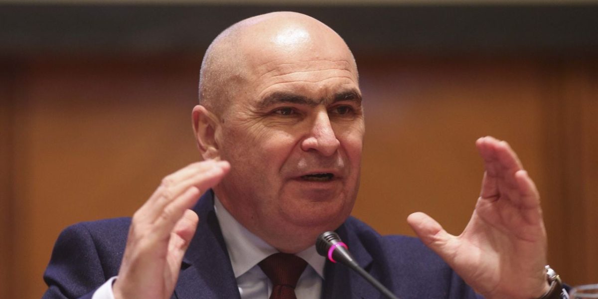 Consilier BNR, despre „Ilie sărăcie”: E nedreaptă porecla aplicată lui Bolojan