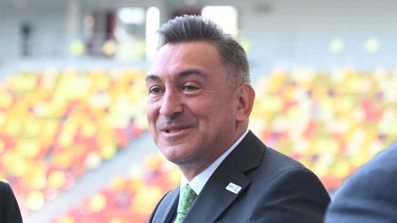 Un jucător tânăr a captivat atenția lui Ilie Dumitrescu în partida Universitatea Craiova – CFR Cluj Universitatea Craiova și CFR Cluj s-au întâlnit sâmbătă pe terenul oltenilor, în cadrul etapei a treia a playoff-ului din Superliga