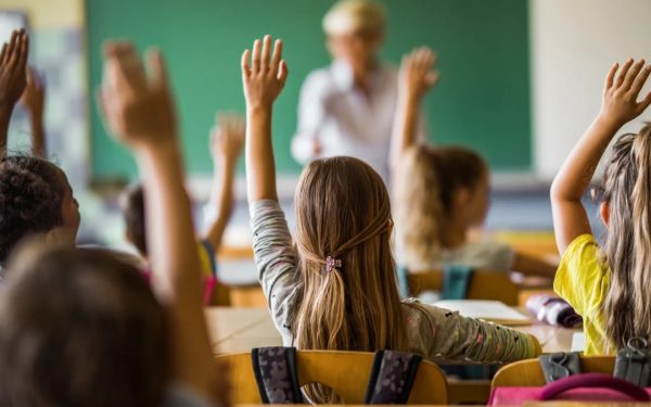 Ce schimbări majore îi așteaptă pe elevi după vacanța de Paște