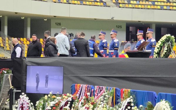 Emoție la Arena Națională: Jandarmii și paznicii, ultimele lacrimi pentru Mircea Lucescu