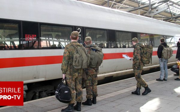 Haos la BERLIN: Bărbații sub 45 de ani, obligați SĂ ceară voie armatei pentru a pleca