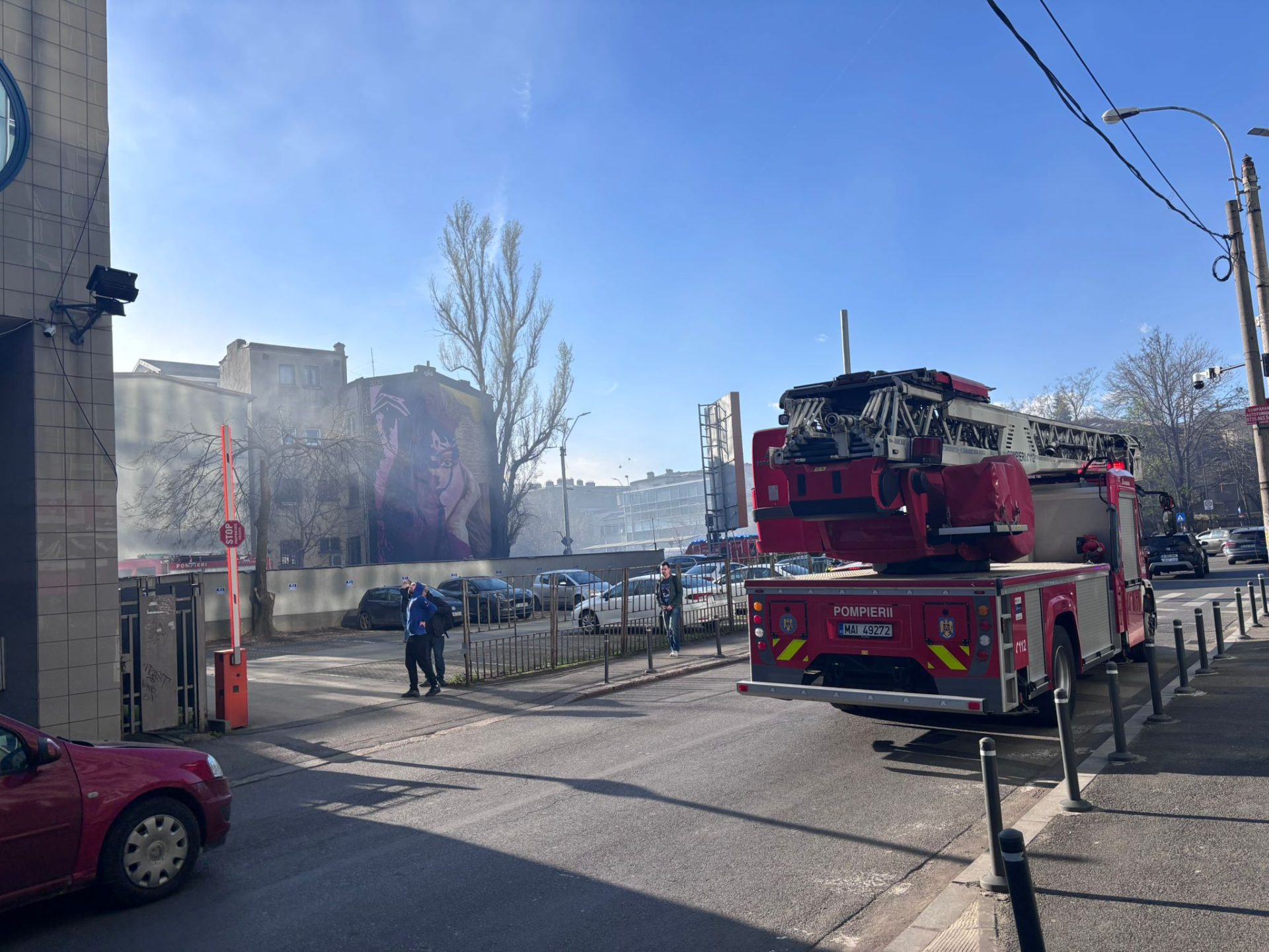 Incendiu în centrul Bucureștiului, focul fiind lichidat Un incendiu izbucnit pe Bulevardul Iancu de Hunedoara a fost în cele din urmă stins după o intervenție promptă a pompierilor