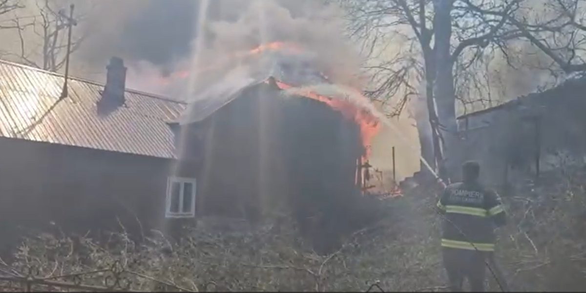 Incendiu devastator în Vrancea: 32 de case mistuite de flăcări puternice
