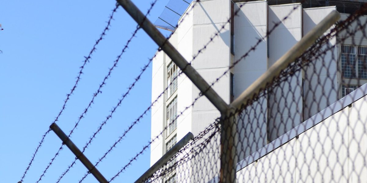 Slujbă de Înviere la Rahova: Ce-au primit deținuții în spatele gratiilor