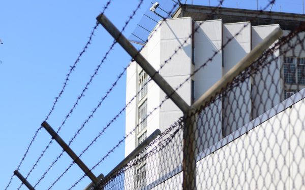 Slujbă de Înviere la Rahova: Ce-au primit deținuții în spatele gratiilor