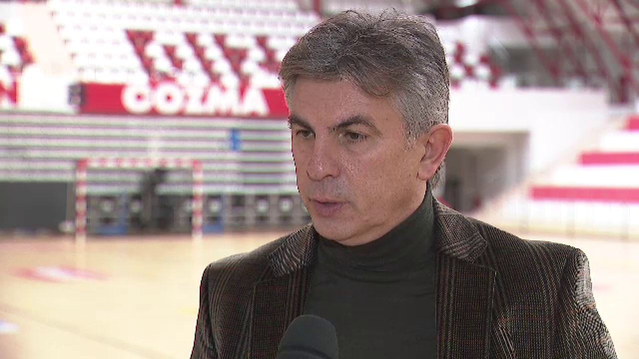 Mircea Lucescu se află internat în stare critică la Spitalul Universitar de Urgență București Anunțul a fost făcut chiar de familia antrenorului, care a confirmat că tehnicianul se află internat în unitatea medicală după ce starea sa de sănătate s-a înrăutățit brusc în ultimele zile