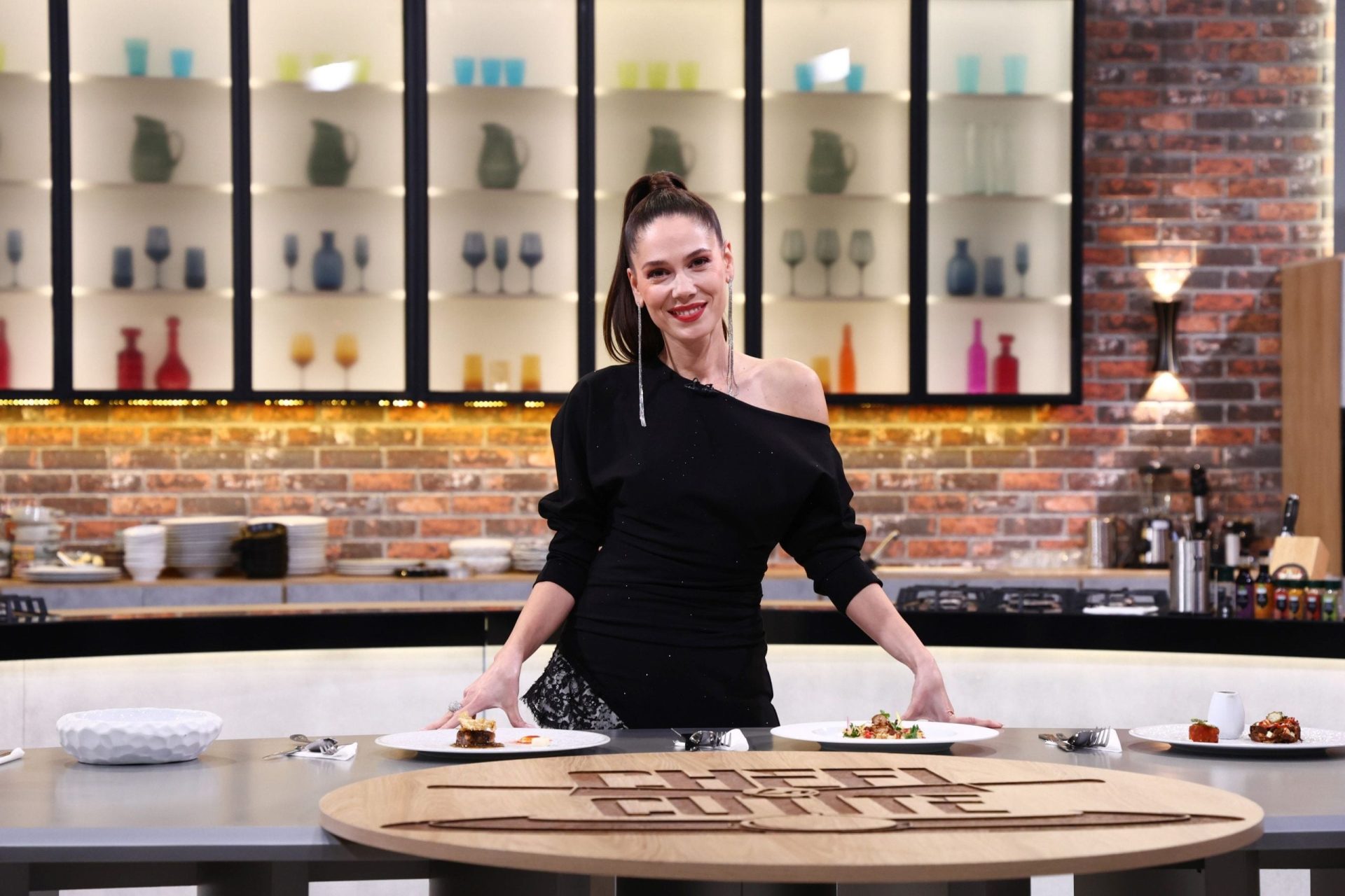 Chef Ștefan Popescu a obținut aseară victoria într-una dintre cele mai tensionate ediții ale sezonului “Chefi la cuțite”, ocupând penultima poziție pentru amuleta mult râvnită