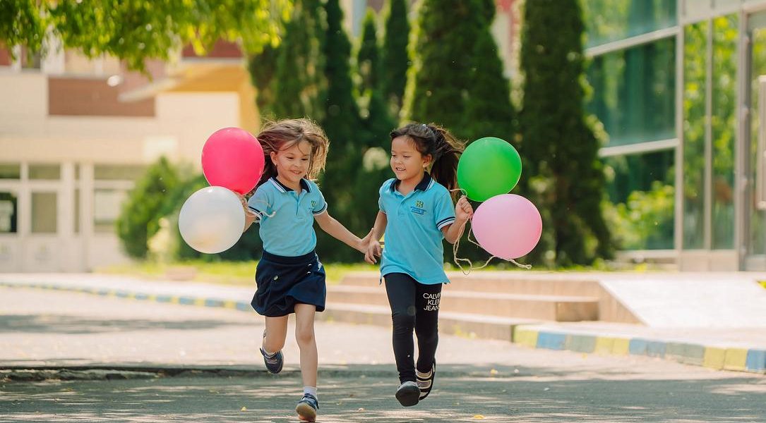 De la joacă la succes: Școala Internațională din București modelează elevi capabili