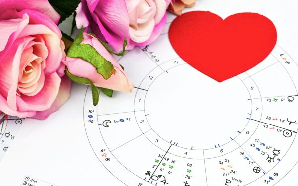 Astrologii anunță: Ce zodie scapă de frică sâmbătă și se abandonează pasiunii