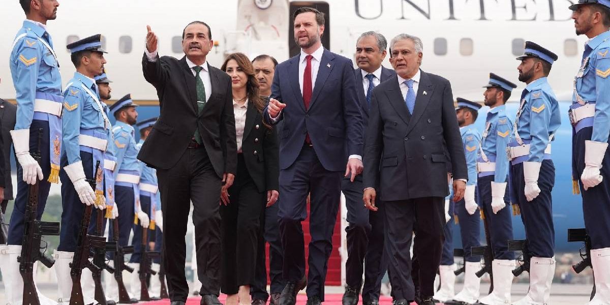 Război în Iran, ziua 44: Ce vor SUA și Iran la Strâmtoarea Ormuz?