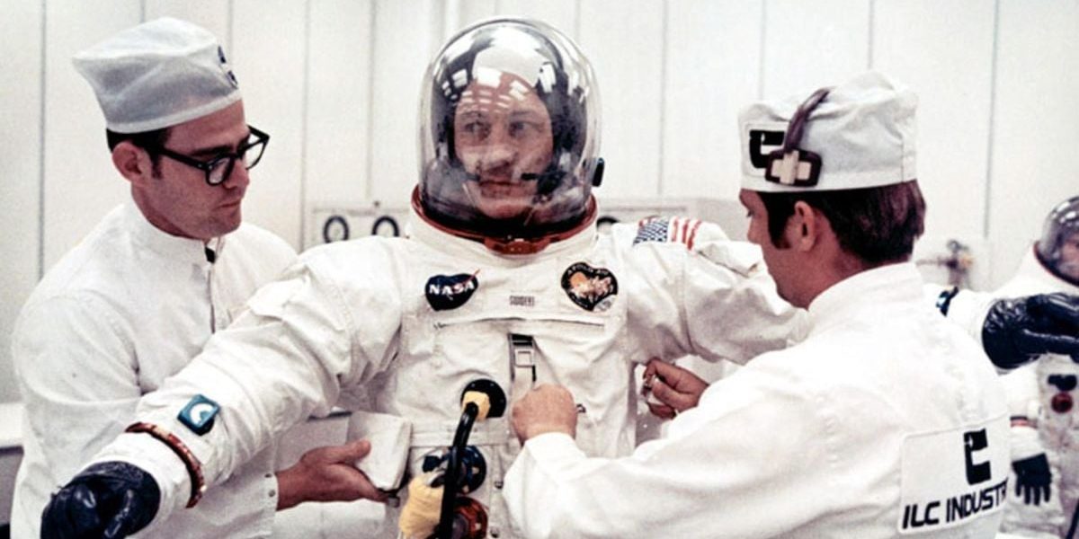 Amnestie Fiscală de pe Lună: Astronautul Apollo 13 și taxa uitată in Spațiu