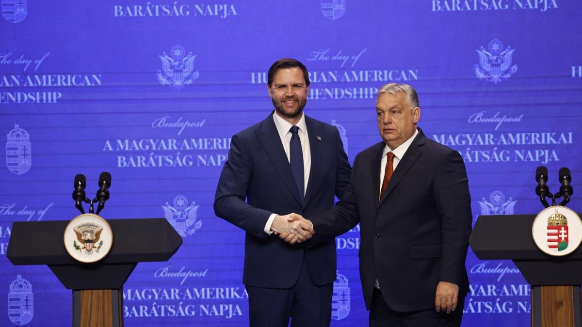 JD Vance acuză UE de cea mai gravă interferență în alegerile din Ungaria Peter Magyar semnalează interferențe din SUA și Rusia