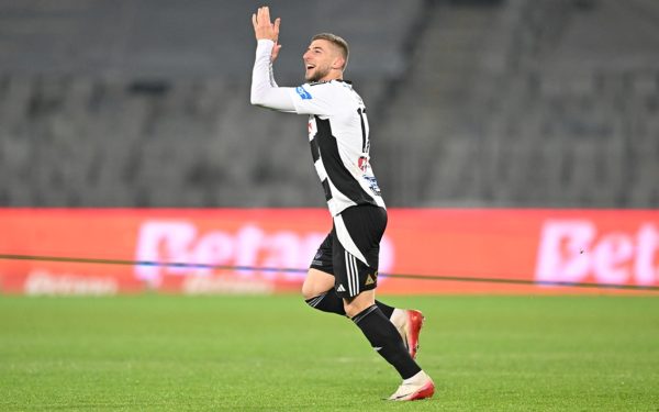 Jovo Lukic rămâne „student” la U Cluj: Contract prelungit pentru liderul din Liga 1