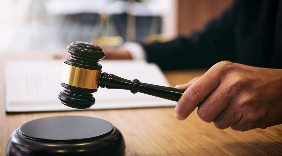 Trei bărbați, judecați pentru viol la școala de vară AUR din 2023