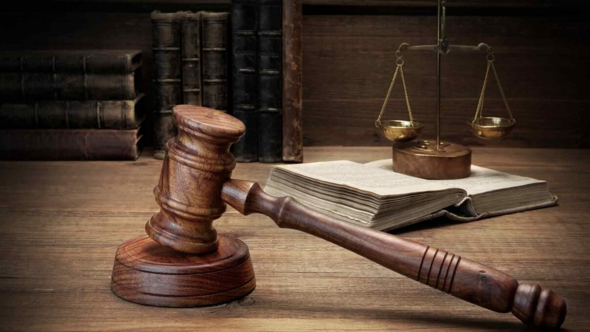 Desființarea Institutului pentru Drepturile Omului: 45 de zile pentru concedieri!