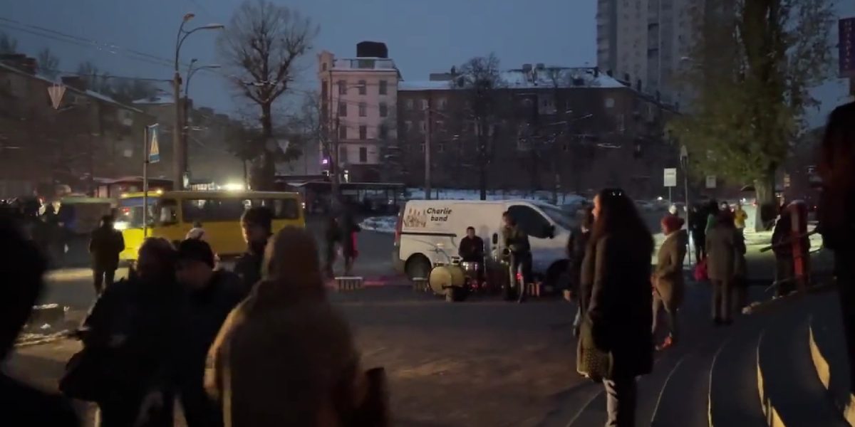 Atentat terorist la Kiev: Focuri de armă și ostatici pe stradă, victime