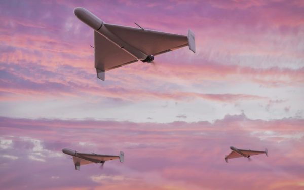 UE și SUA: Firmele străine alimentează industria de drone rusești care atacă Ucraina