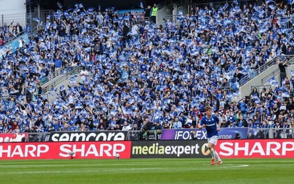 Nicăieri ca în România: surpriză! Favorita, la titlu, echipa de 23 milioane € – la retrogradare