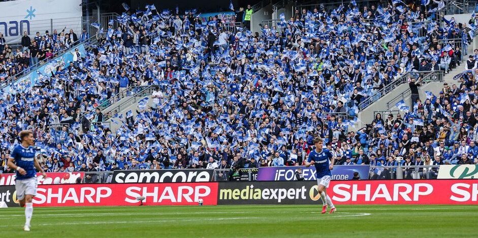 Nicăieri ca în România: surpriză! Favorita, la titlu, echipa de 23 milioane € – la retrogradare