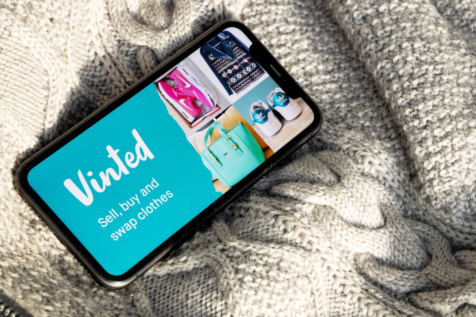 Vânzările pe Vinted au crescut cu aproape 50% în 2025 Grupul Vinted, compania-mamă a platformei de comerț cu haine și electronice SH, a raportat o creștere semnificativă a vânzărilor intermediare în 2025