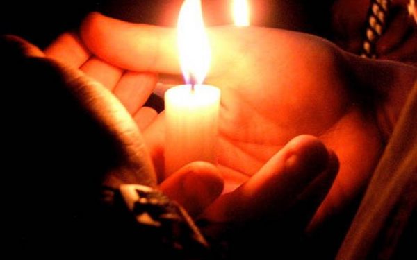 Lumina Sfântă de la Ierusalim ajunge în România, în ciuda războiului