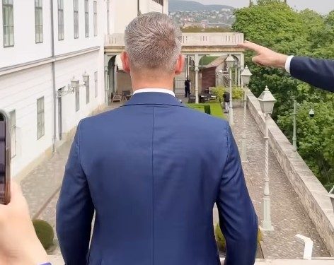 Orban, surprins pe balcon: Peter Magyar, martor la un moment neașteptat