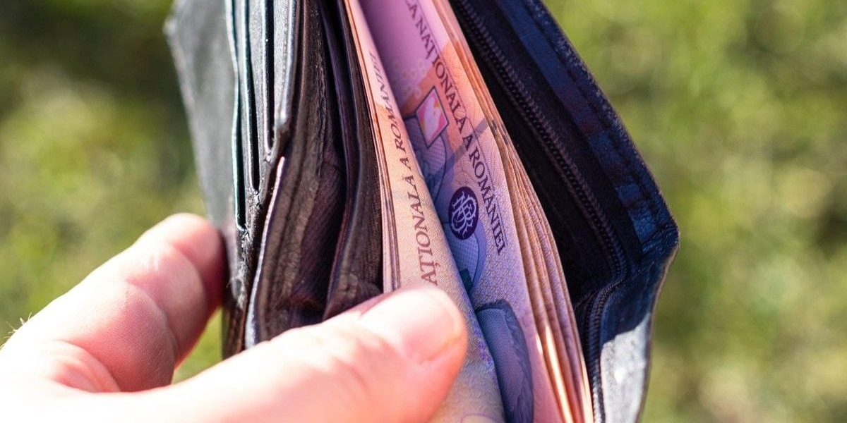 Salariul mediu net, în creștere: Românii au câștigat cu 39 lei mai mult în februarie