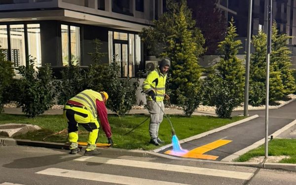 Marcaje tactile pentru nevăzători, montate pe strada Amilcar C. Săndulescu în Sectorul 6