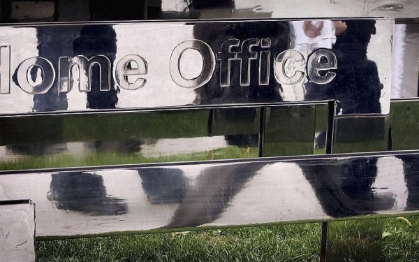 Marea Britanie restrânge drepturile de rezidență pentru cetățenii UE: 1,4 milioane afectați