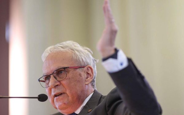 Andruh, noul președinte al Academiei Române: Cine e academicianul