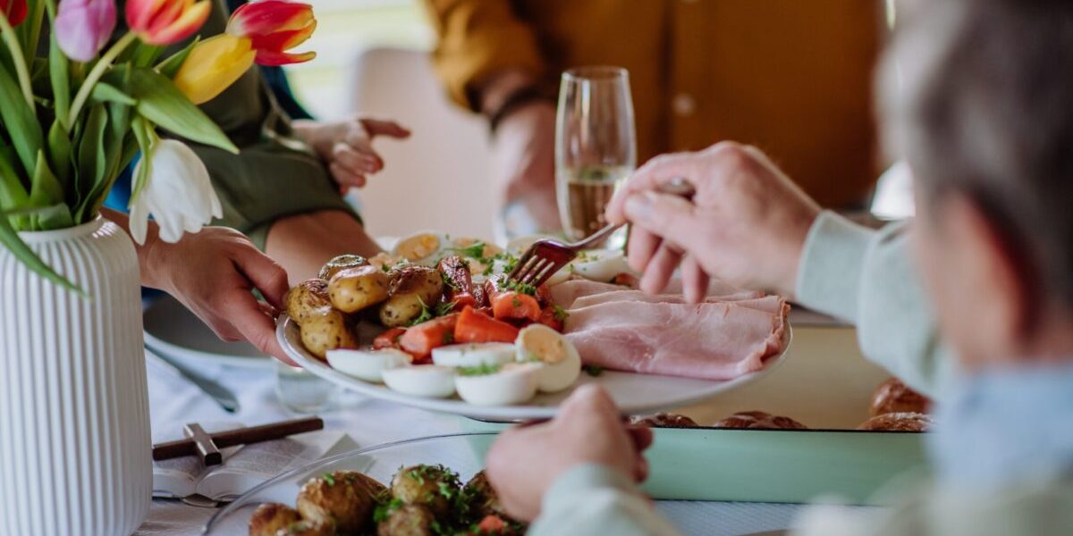 Ce înseamnă „moderație” la masa de Paște: sfaturi de la medici pentru sărbători