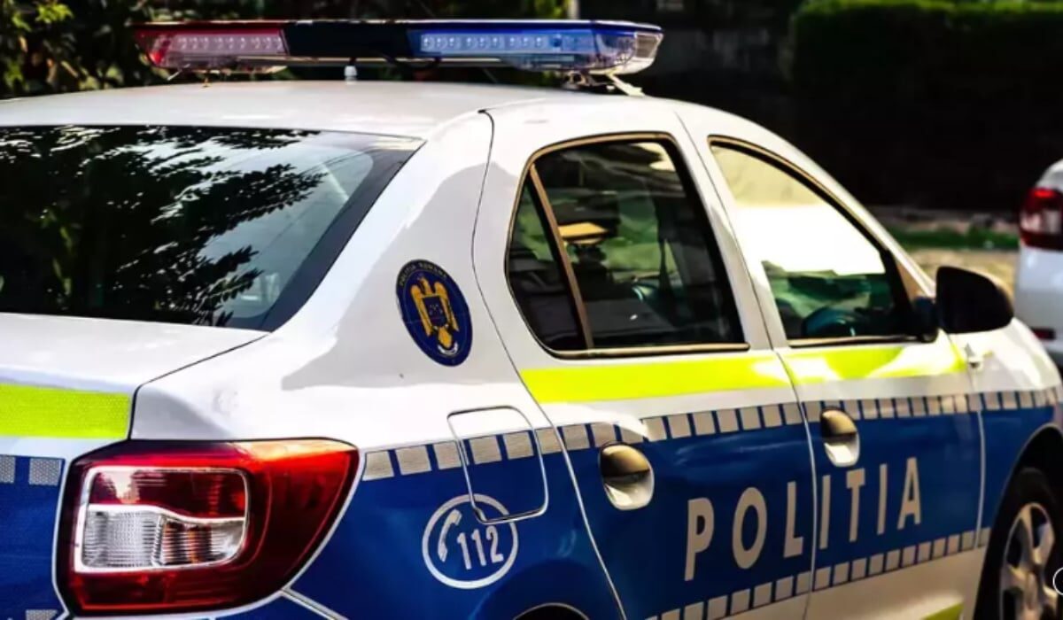 Polițiști chefuind pe manele în autospecială: Să sară permisele și gradele