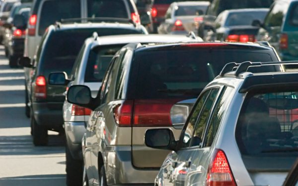 Accident pe DN1, spre Otopeni: Mașină răsturnată, trafic blocat
