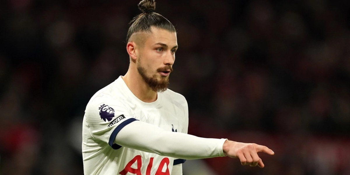 Tottenham, cu Drăgușin rezervă, învinsă de Sunderland în deplasare