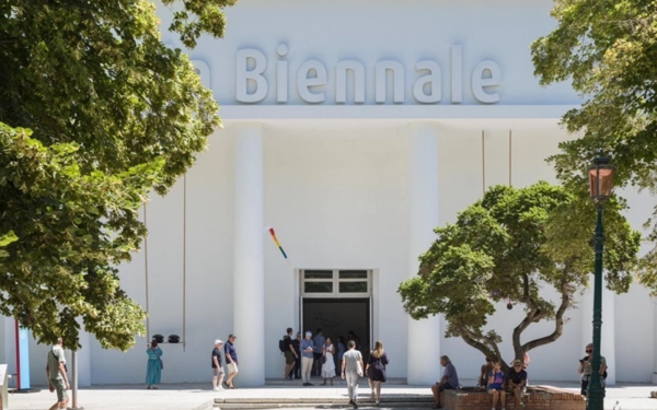 Bienala de la Veneția: România uimește cu o instalație spectaculoasă