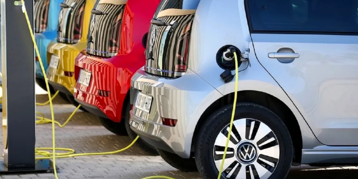 EV-urile rup piața: Vânzări cu 93% mai mari în România în Martie 2026, față de anul trecut